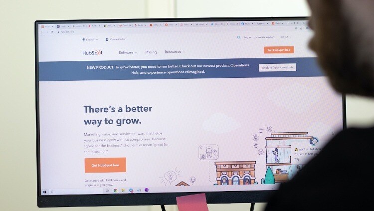 hubspot-home-page-deal-stages-1