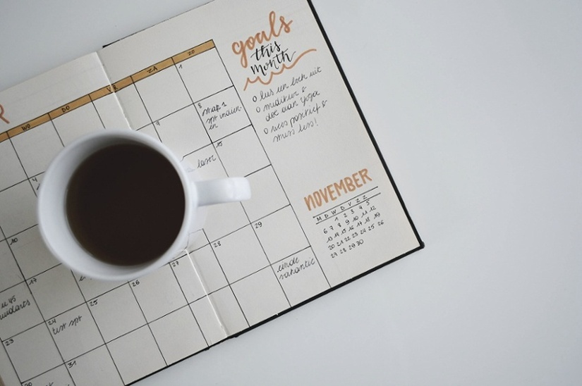 how to schedule social media posts with Hubspot